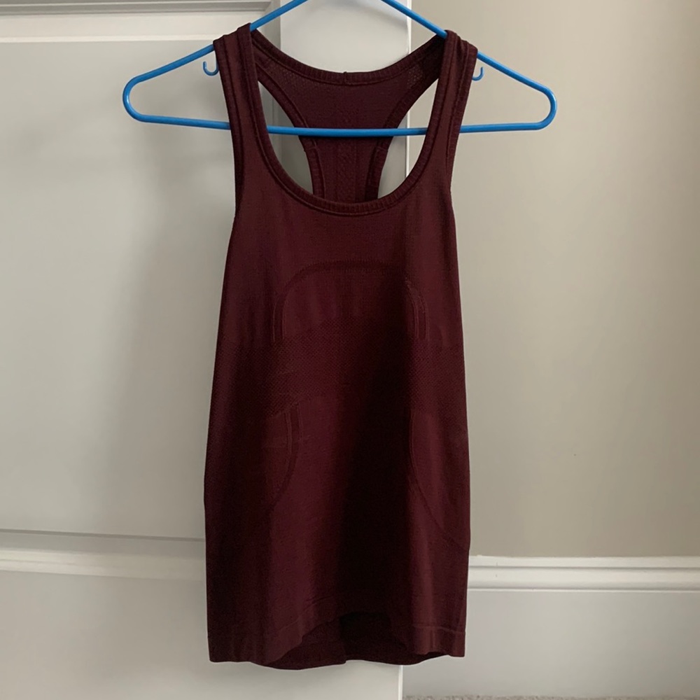 Lululemon Swiftly Tech tank size 4 EUC No flaws! Burgundy/Maroon